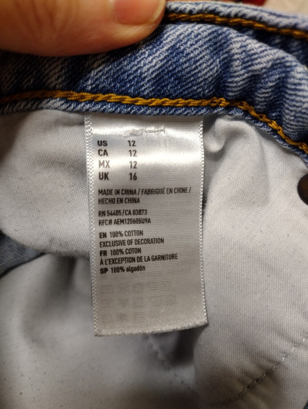 American Eagle 2016 Light Wash  Feather Embroidered Distressed Denim Booty Short - Picture 4 of 7